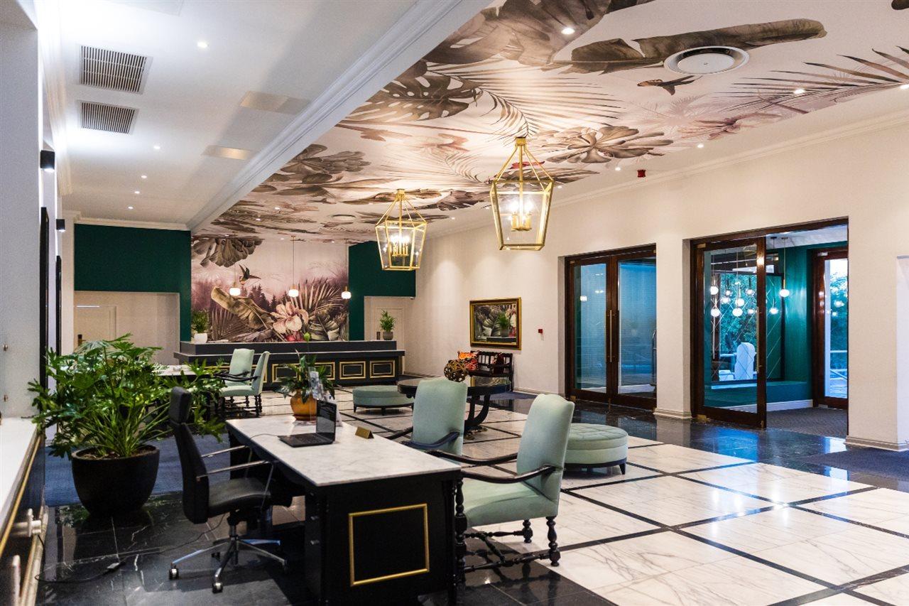 Hotel Nh Cape Town The Lord Charles Exterior foto