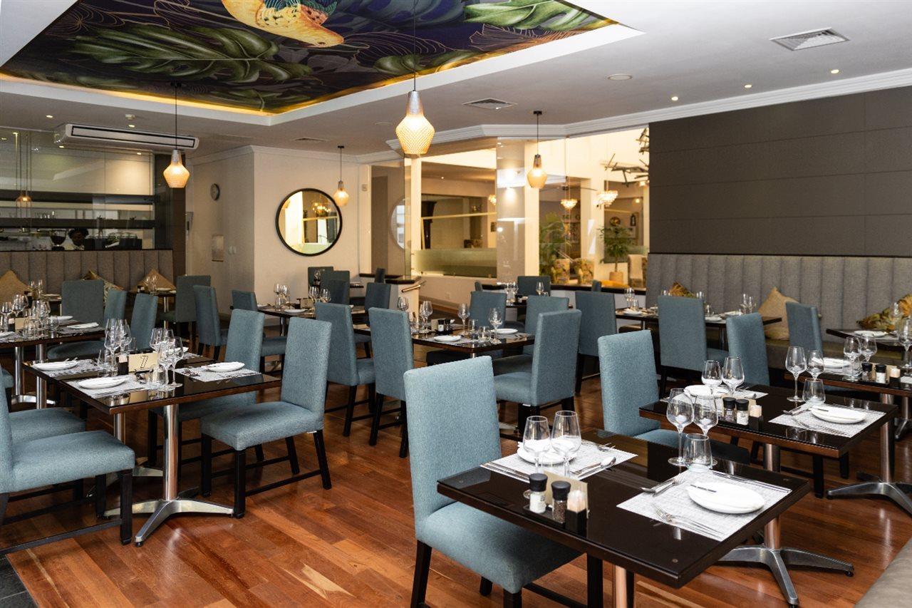 Hotel Nh Cape Town The Lord Charles Exterior foto