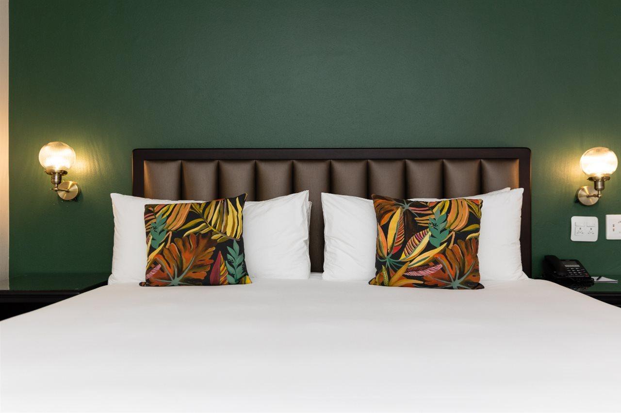 Hotel Nh Cape Town The Lord Charles Exterior foto
