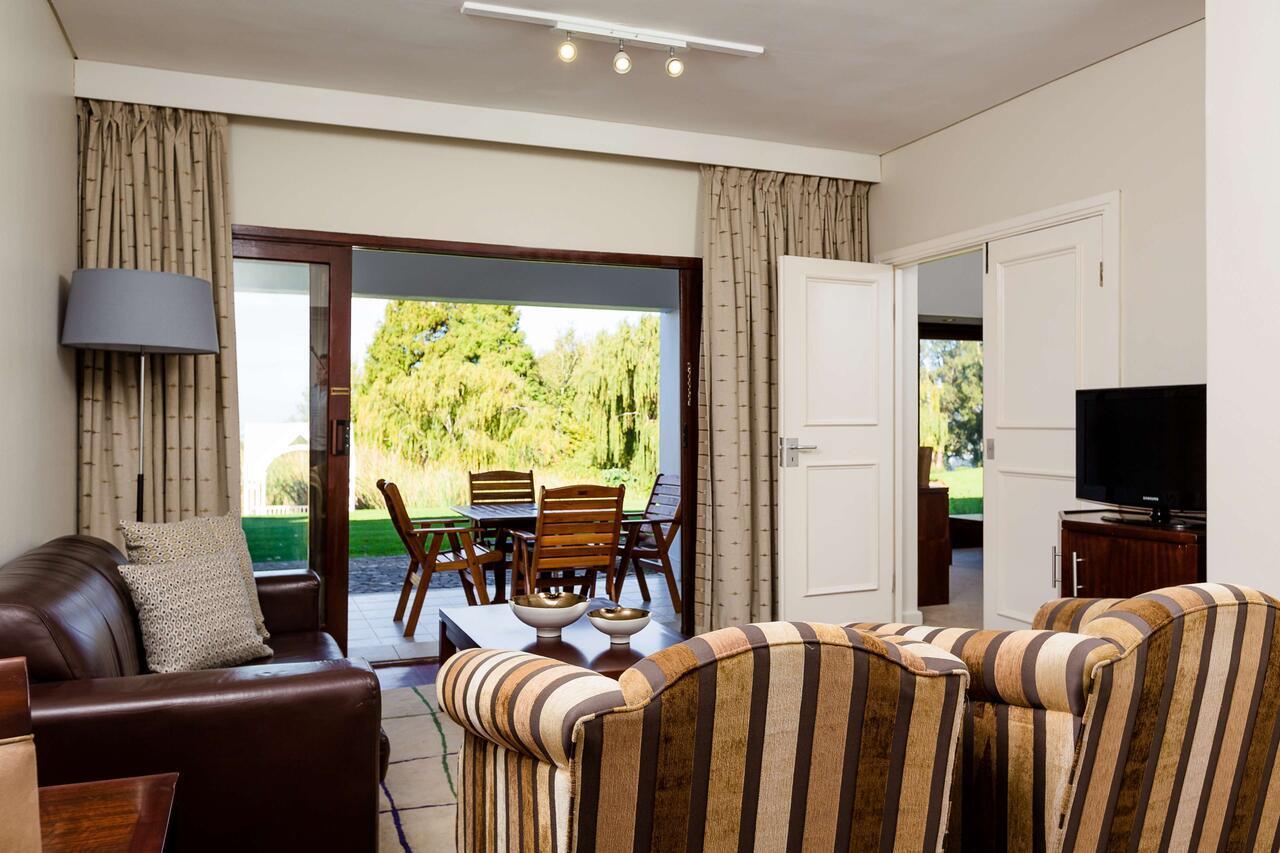 Hotel Nh Cape Town The Lord Charles Exterior foto