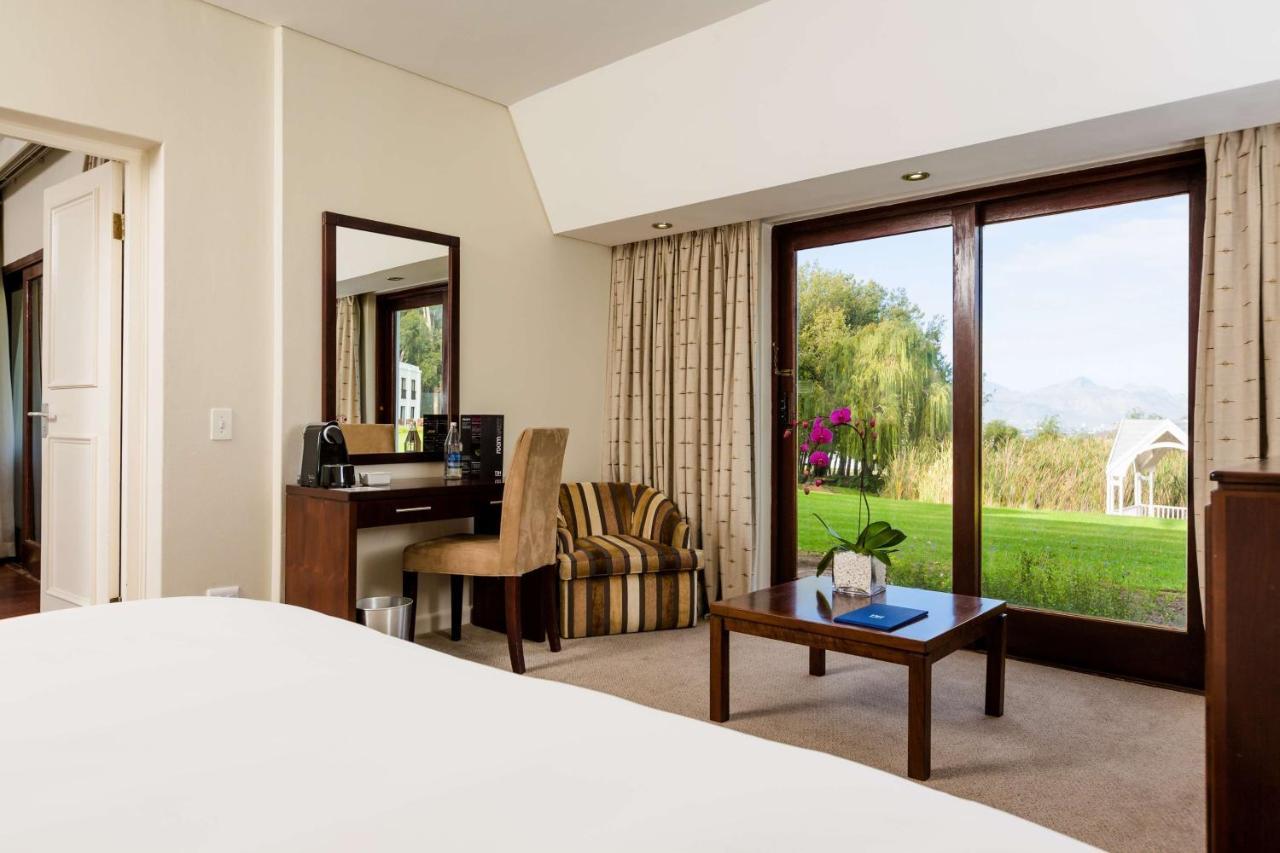 Hotel Nh Cape Town The Lord Charles Exterior foto