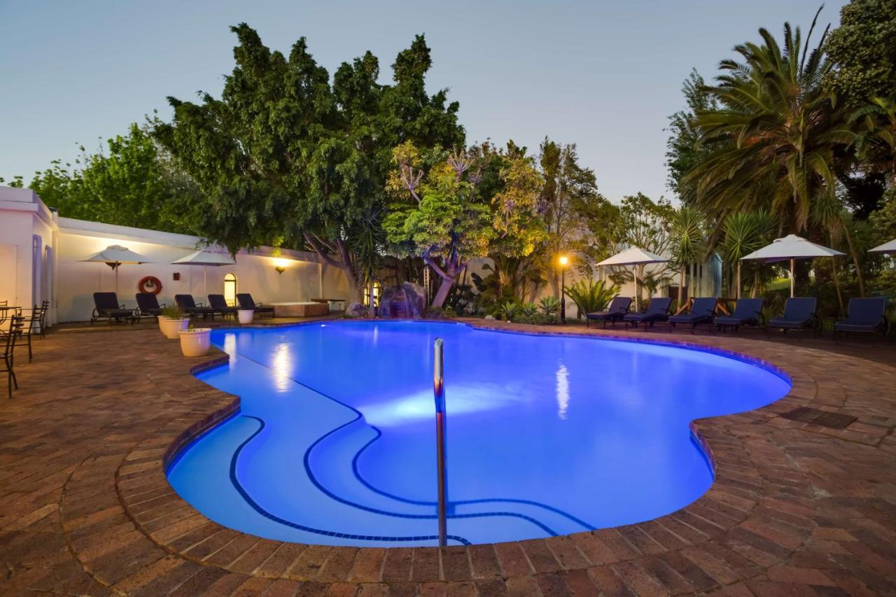 Hotel Nh Cape Town The Lord Charles Exterior foto