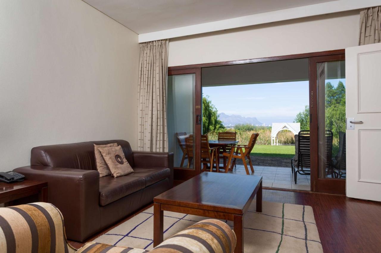 Hotel Nh Cape Town The Lord Charles Exterior foto
